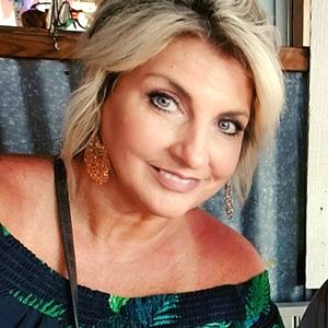 Meet your Posher, Nikki